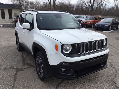 Used 2018 Jeep Renegade Latitude image 4