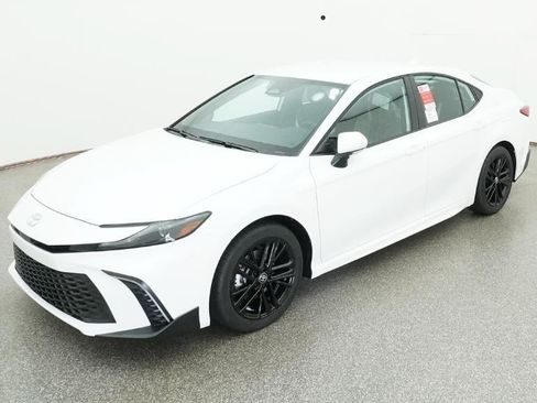 New 2026 Toyota Camry SE FWD image 1