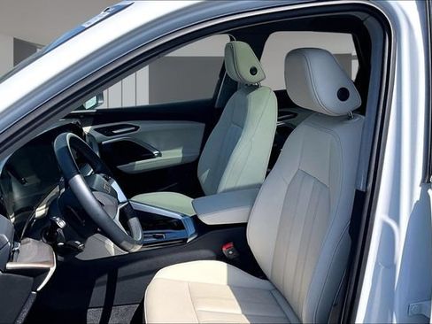 Used 2025 Audi Q5 Premium w/ Convenience Package AWD/4WD image 21