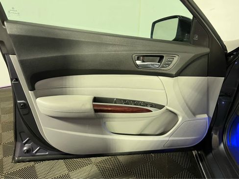 Used 2017 Acura TLX V6 w/ Technology Package image 22