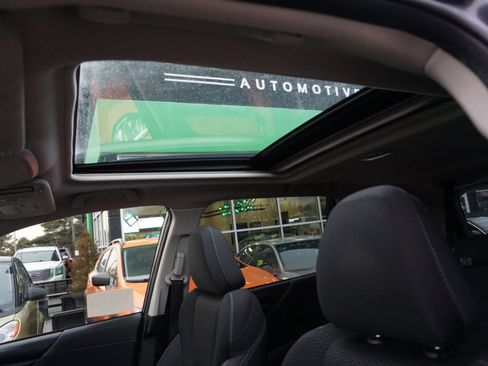 Used 2019 Subaru Forester Premium image 19