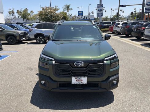 Used 2026 Subaru Outback Limited AWD/4WD image 2