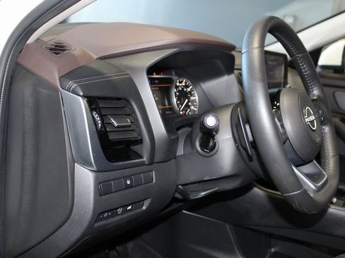 Used 2023 Nissan Rogue SL image 12