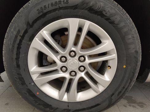 Used 2018 Buick Enclave Essence image 31