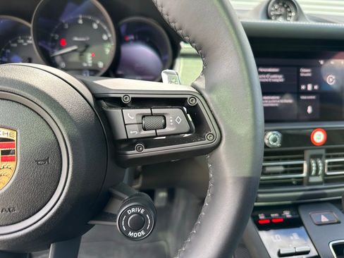 Used 2025 Porsche Macan Turbo image 16