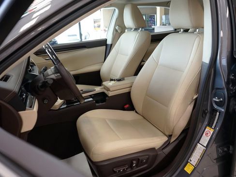 Used 2016 Lexus ES 350 FWD image 2