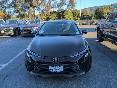Used 2025 Toyota Corolla LE image 2