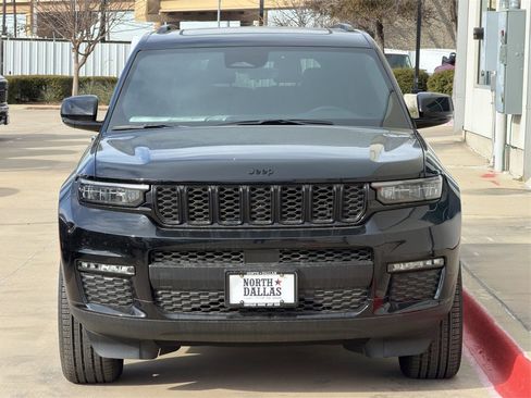 New 2025 Jeep Grand Cherokee L Limited w/ Black Appearance Package image 3