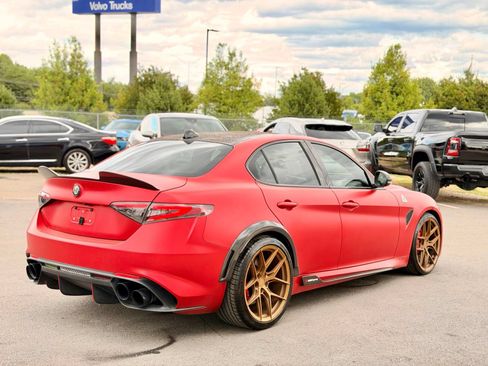 Used 2017 Alfa Romeo Giulia Quadrifoglio RWD image 19