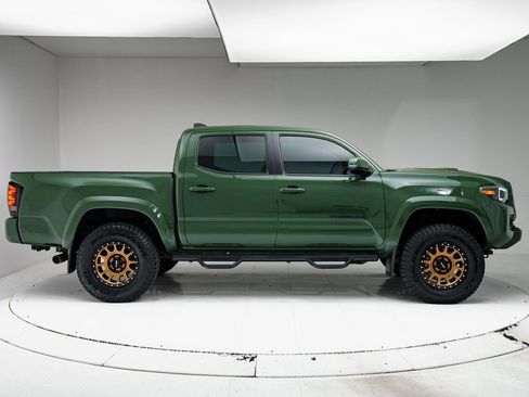 Used 2021 Toyota Tacoma TRD Sport image 30