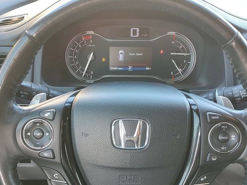 Used 2017 Honda Pilot Elite image 12