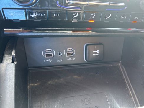 Certified 2023 Jeep Grand Cherokee Laredo w/ Luxury Tech Group I image 41