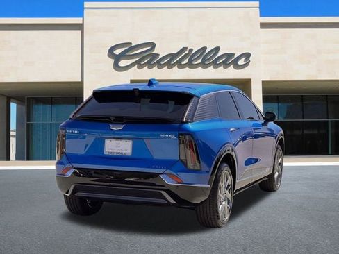 New 2026 Cadillac Optiq Luxury 2 image 3