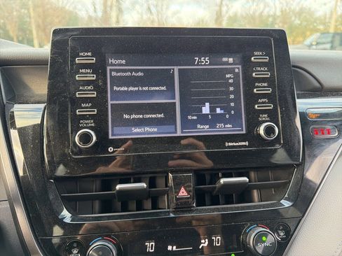 Used 2023 Toyota Camry LE image 10