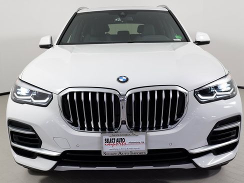 Used 2022 BMW X5 xDrive40i w/ Parking Assistance Package image 5