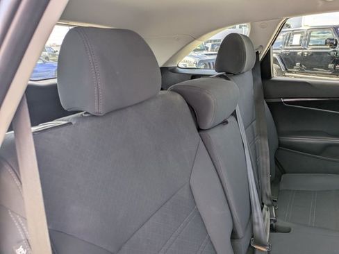 Used 2020 Kia Sorento LX image 13