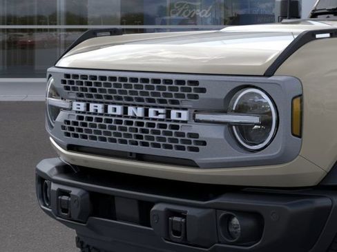 New 2025 Ford Bronco Badlands image 19