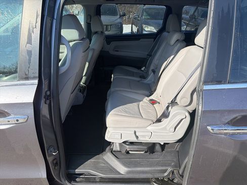 Used 2018 Honda Odyssey Touring image 6