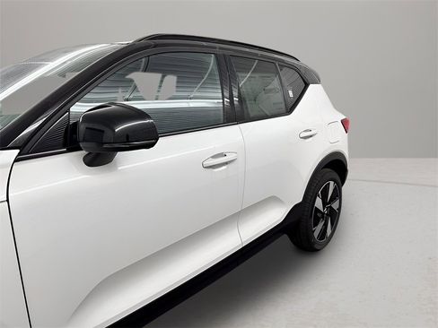 New 2024 Volvo XC40 Recharge Core w/ Protection Package Premier image 3