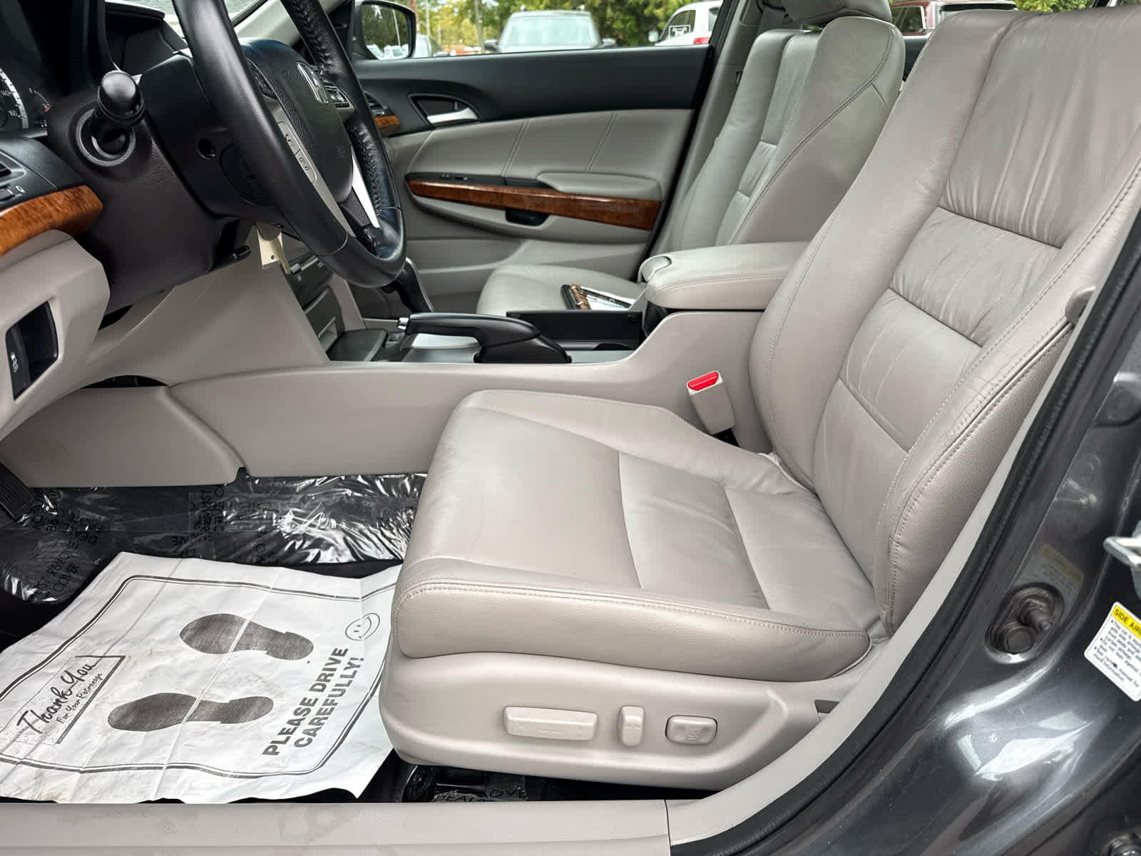 Used 2011 Honda Accord EX-L image 11