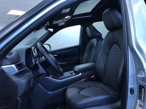 Certified 2025 Toyota Highlander XSE AWD/4WD image 18