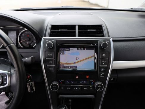 Used 2015 Toyota Camry XSE image 17