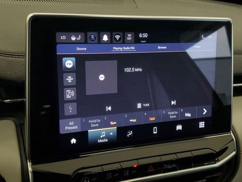 Used 2025 Jeep Compass Limited image 18