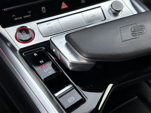 Used 2022 Audi e-tron S Prestige w/ Prestige Package image 13