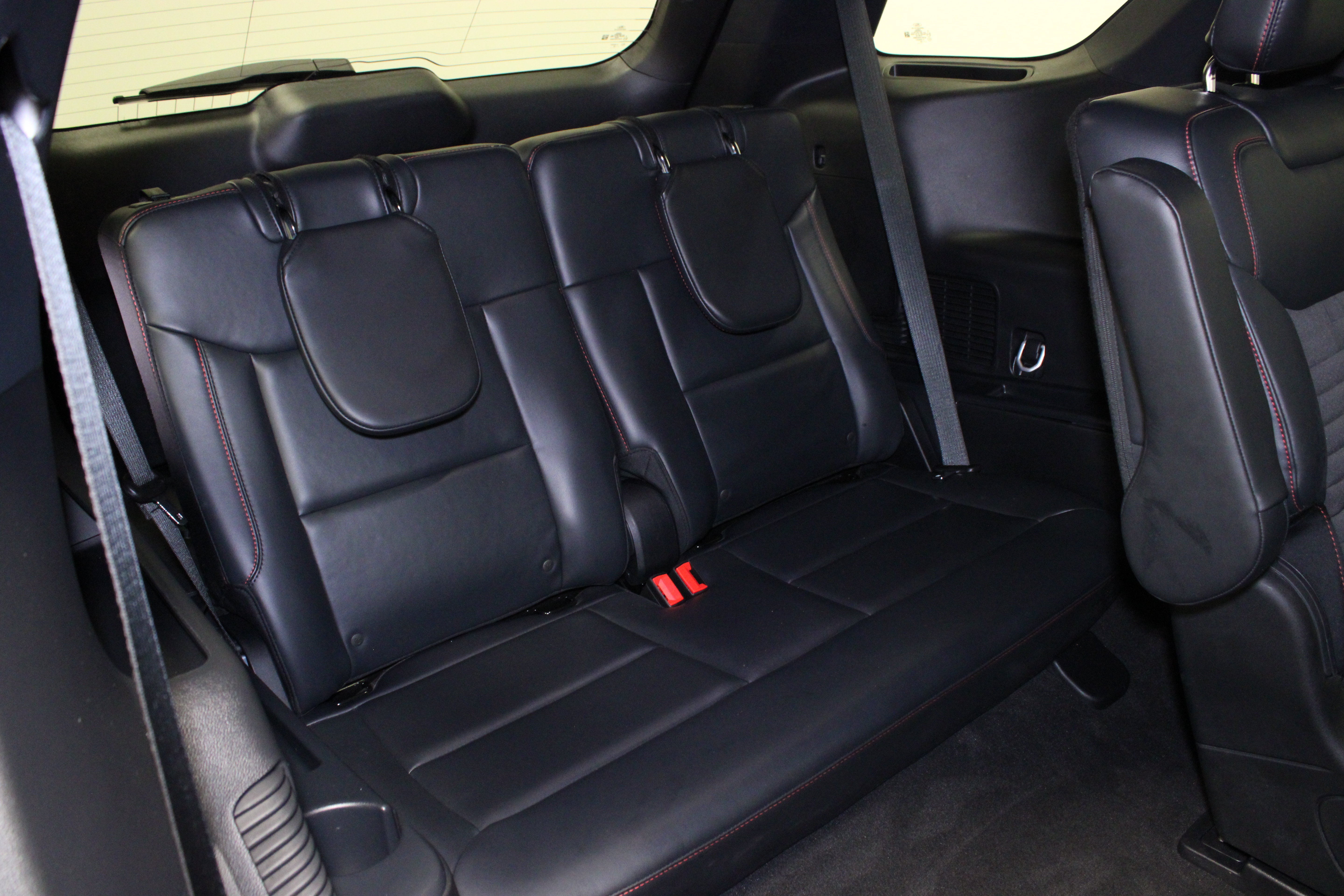 Used 2025 Ford Explorer ST-Line AWD/4WD image 17
