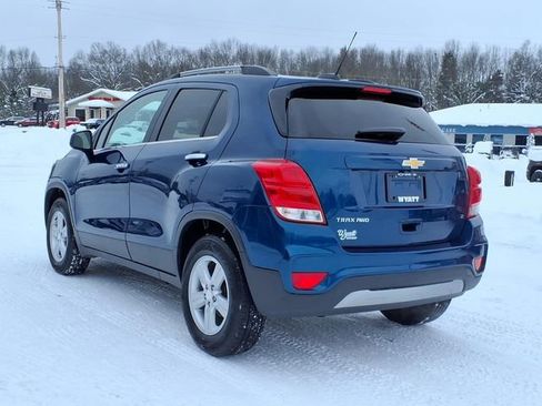 Used 2020 Chevrolet Trax LT w/ LT Convenience Package image 17