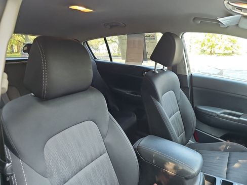 Used 2020 Kia Sportage LX AWD/4WD image 11