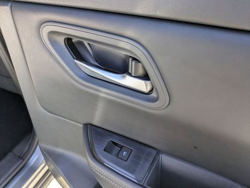 Used 2025 Nissan Rogue SV image 29