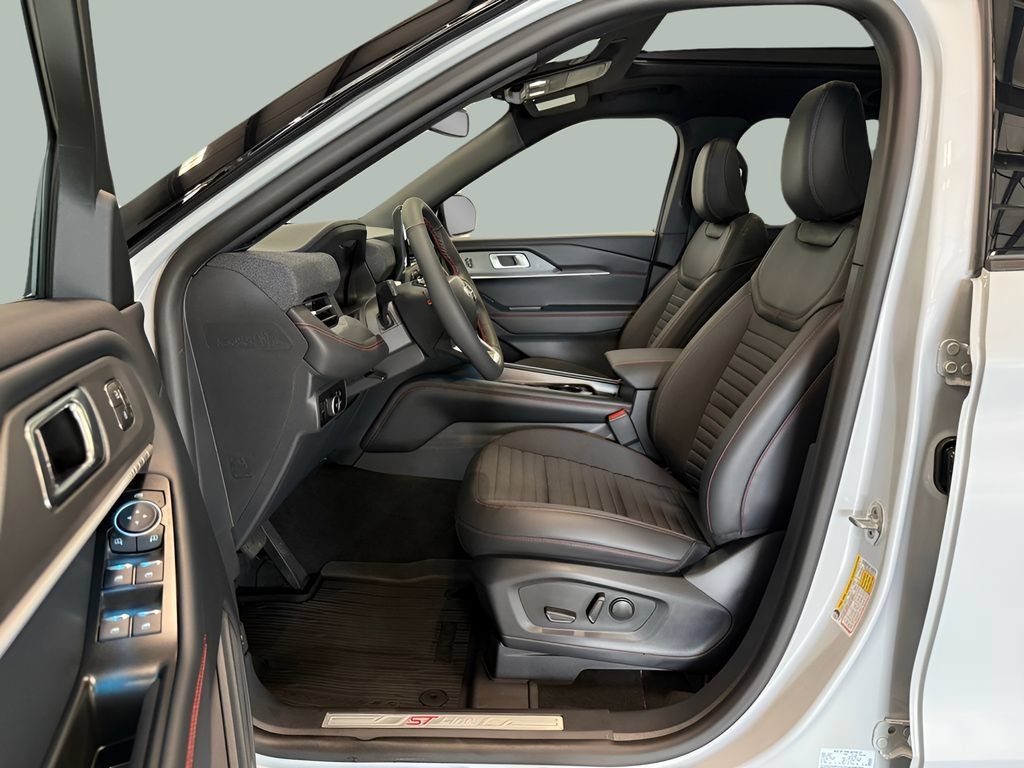 New 2026 Ford Explorer ST-Line w/ ST-Line Street Pack AWD/4WD image 17