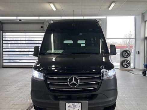 Used 2019 Mercedes-Benz Sprinter 2500 image 11