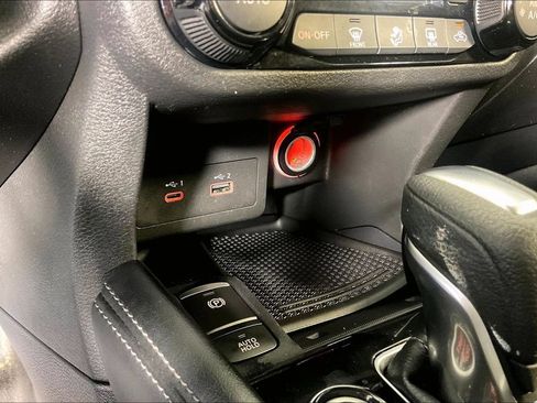 Used 2024 Nissan Kicks SR w/ SR Premium Package FWD image 27