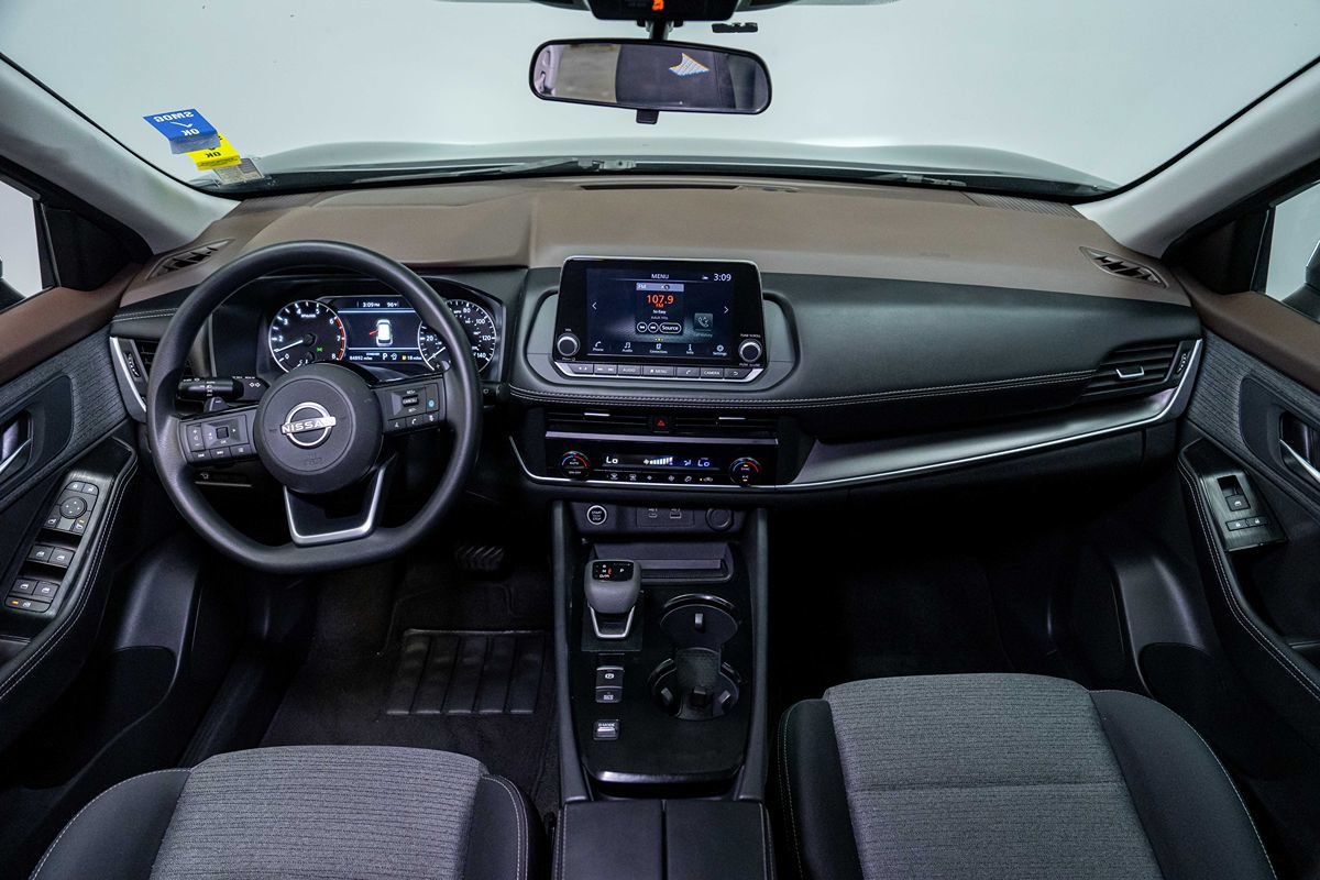 Used 2023 Nissan Rogue SV FWD image 23