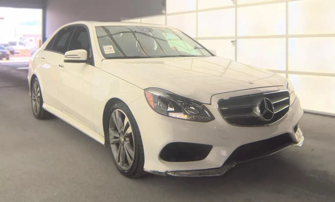 Used 2016 Mercedes-Benz E 350 Sedan w/ Premium Package image 4
