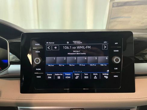 New 2026 Volkswagen Taos SE AWD/4WD image 18