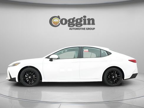 New 2026 Toyota Camry SE image 7