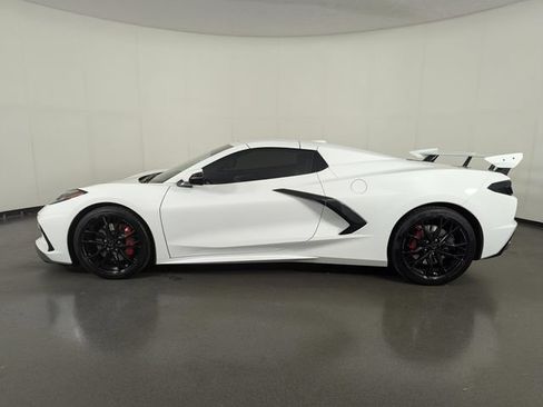 Used 2024 Chevrolet Corvette Stingray Premium Conv w/ Z51 Performance Package RWD image 8