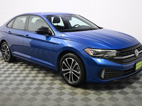 Used 2024 Volkswagen Jetta Sport FWD image 8