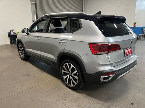 Used 2023 Volkswagen Taos SE AWD/4WD image 5