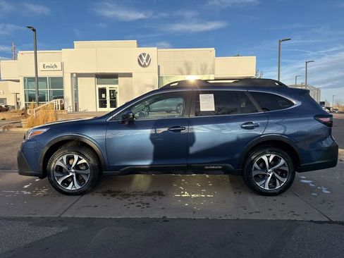Used 2022 Subaru Outback Limited XT image 2
