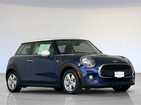 Used 2017 MINI Cooper 2-Door Hardtop image 9