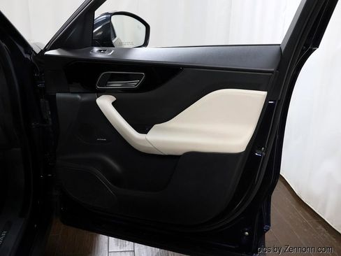 Used 2018 Jaguar F-PACE Prestige image 35