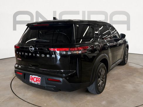 Used 2022 Nissan Pathfinder S FWD image 11