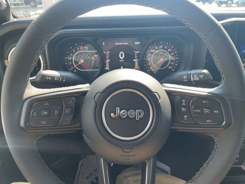 New 2025 Jeep Gladiator Sport image 13