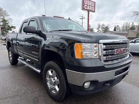 Used 2013 GMC Sierra 2500 SLE w/ SLE Preferred Package AWD/4WD image 4