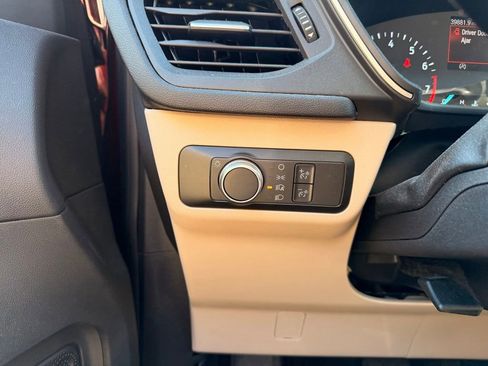 Used 2021 Ford Escape SE FWD image 19