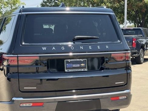 Used 2022 Jeep Wagoneer Series III AWD/4WD image 8